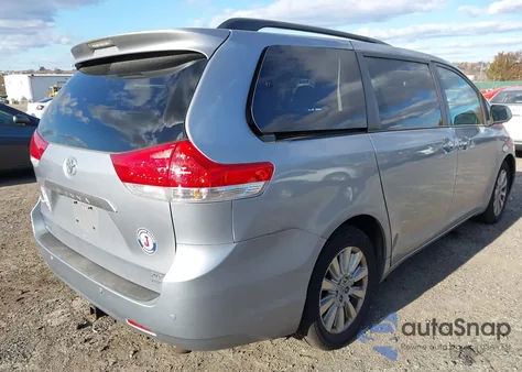 2012 Toyota Sienna Xle 7 Passenger z USA, uszkodzony, nr VIN 5TDDK3DC2CS030751